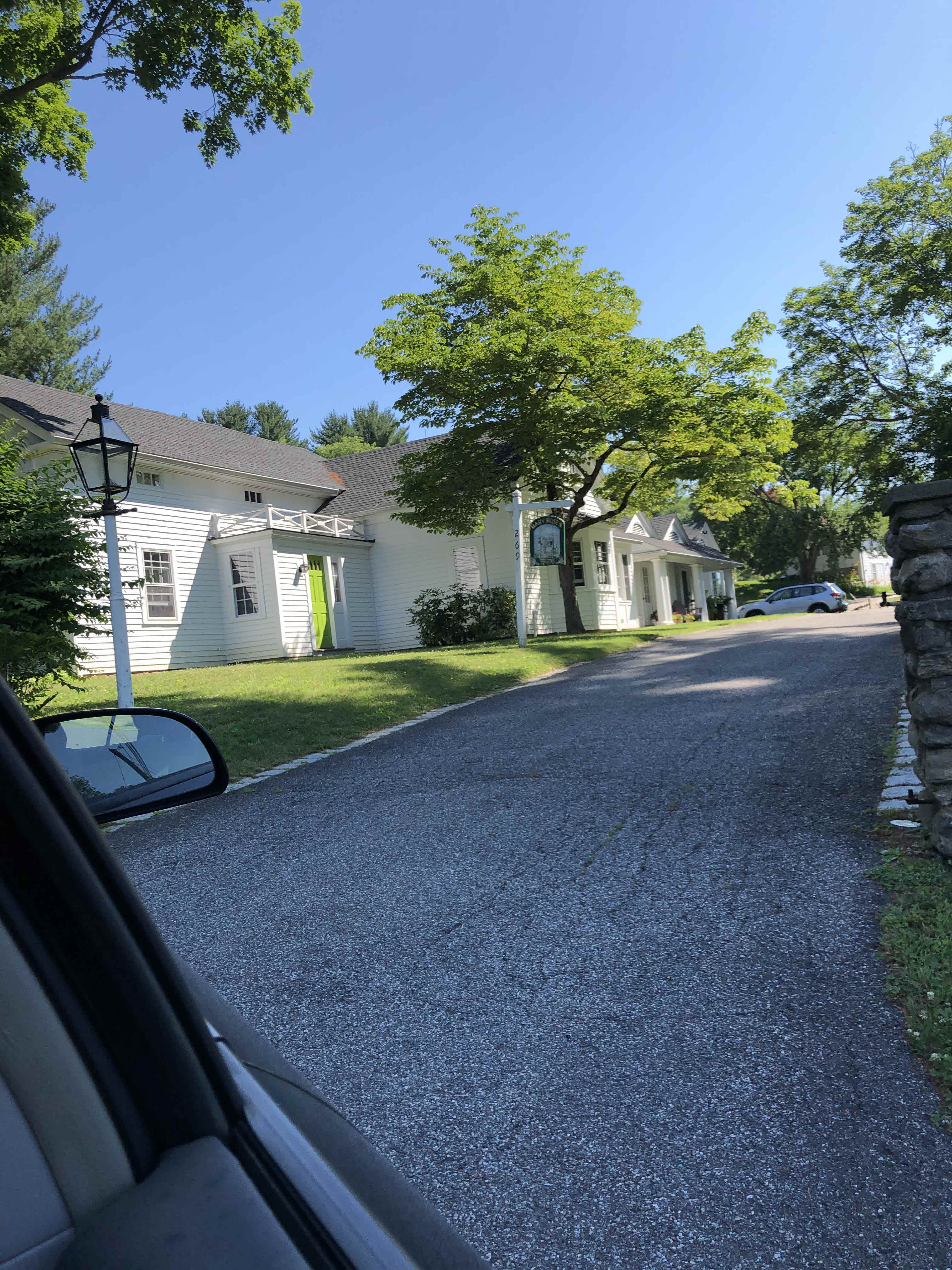 Building photograph for 269 UNDERMOUNTAIN ROAD
